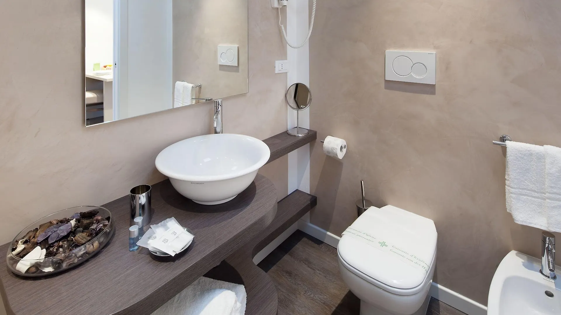 Hotel Studio Inn Centrale & Milano Urban Padel מלון דירות