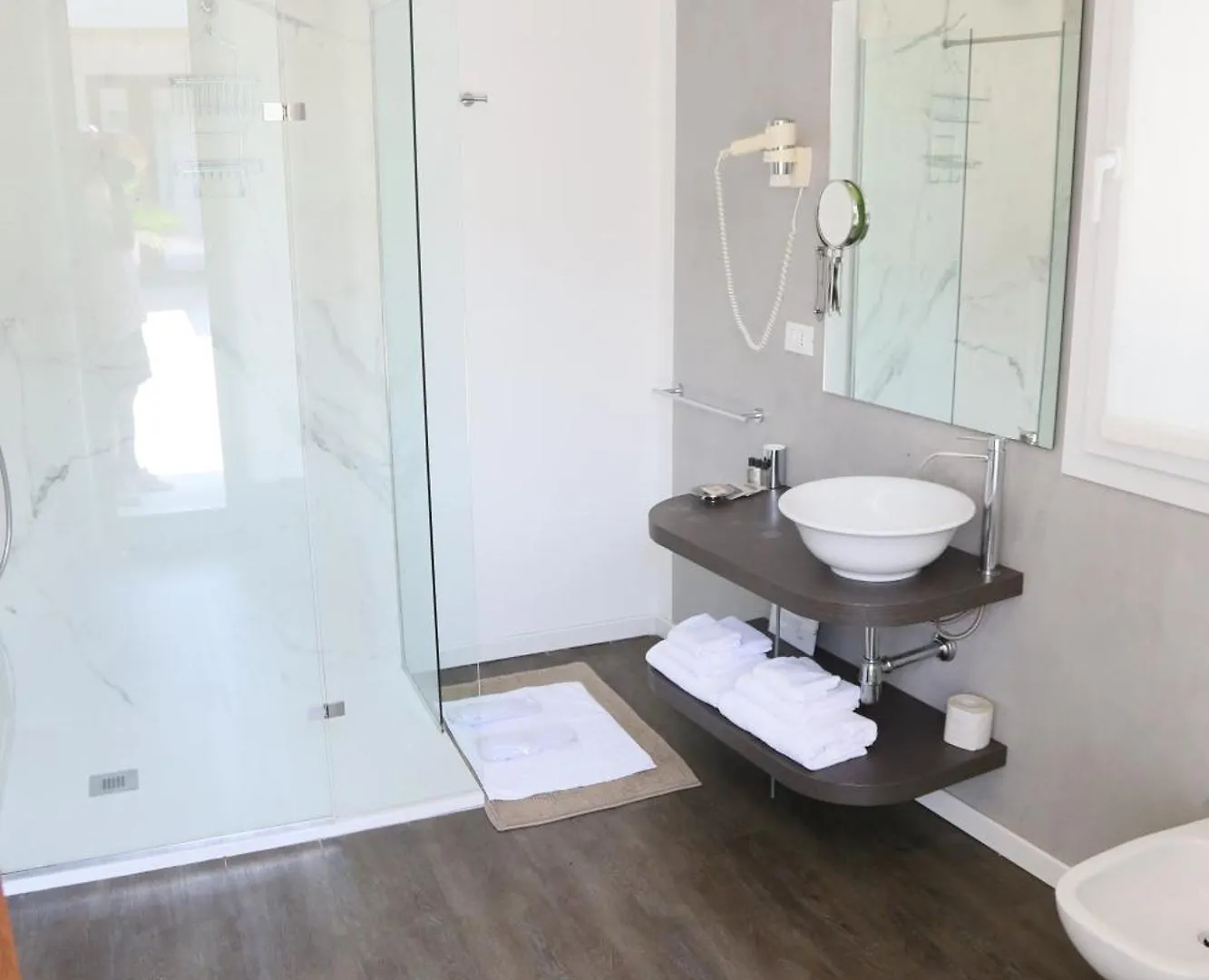 Hotel Studio Inn Centrale & Milano Urban Padel 4*, מילאנו
